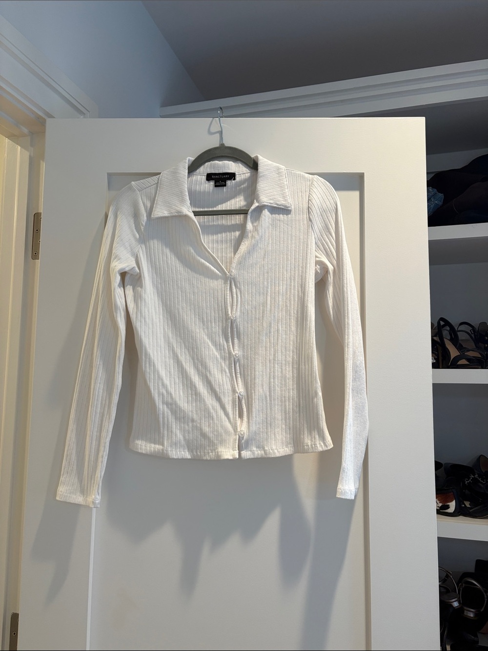 Sanctuary White Ribbed Button-Front Collared Long Sleeve Top